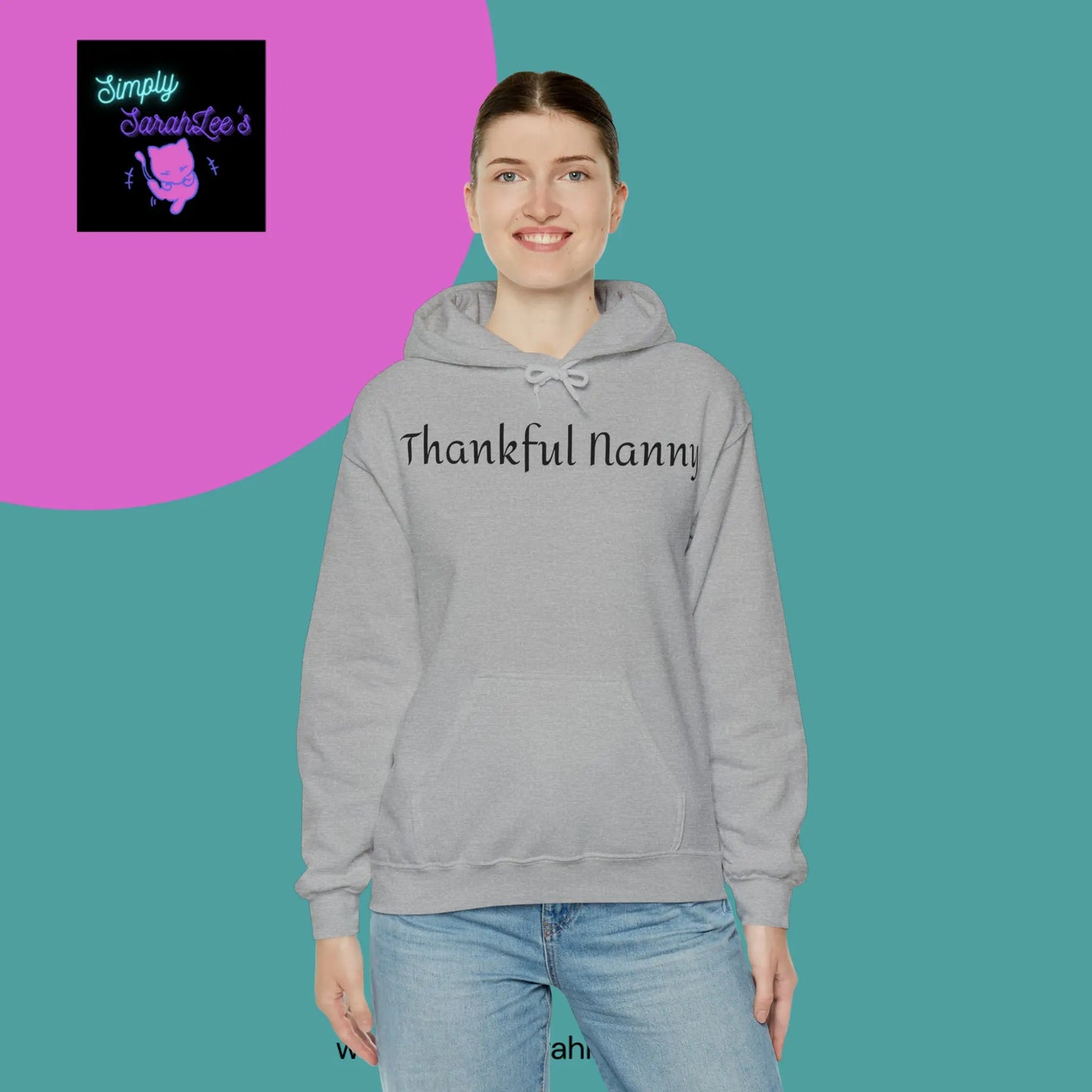 Thankful Nanny Thanksgiving Gift with Kids on the back Unisex Heavy Blend Hooded Sweatshirt