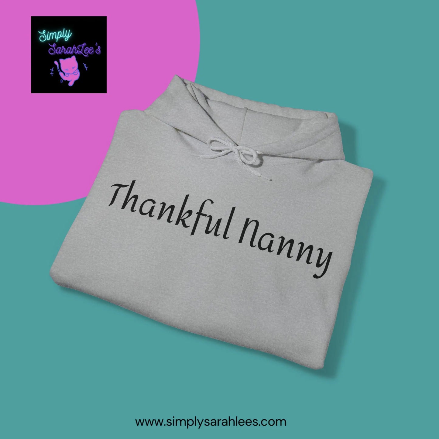 Thankful Nanny Thanksgiving Gift with Kids on the back Unisex Heavy Blend Hooded Sweatshirt