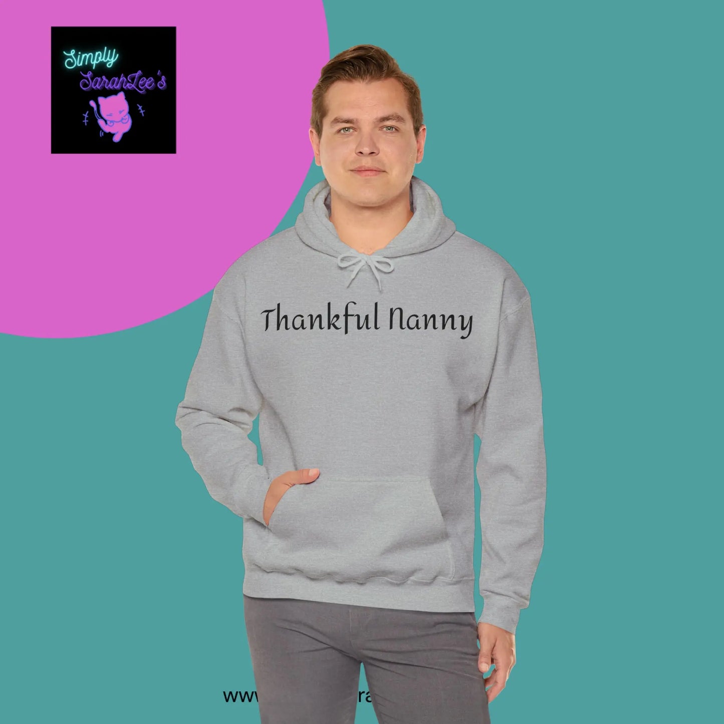 Thankful Nanny Thanksgiving Gift with Kids on the back Unisex Heavy Blend Hooded Sweatshirt