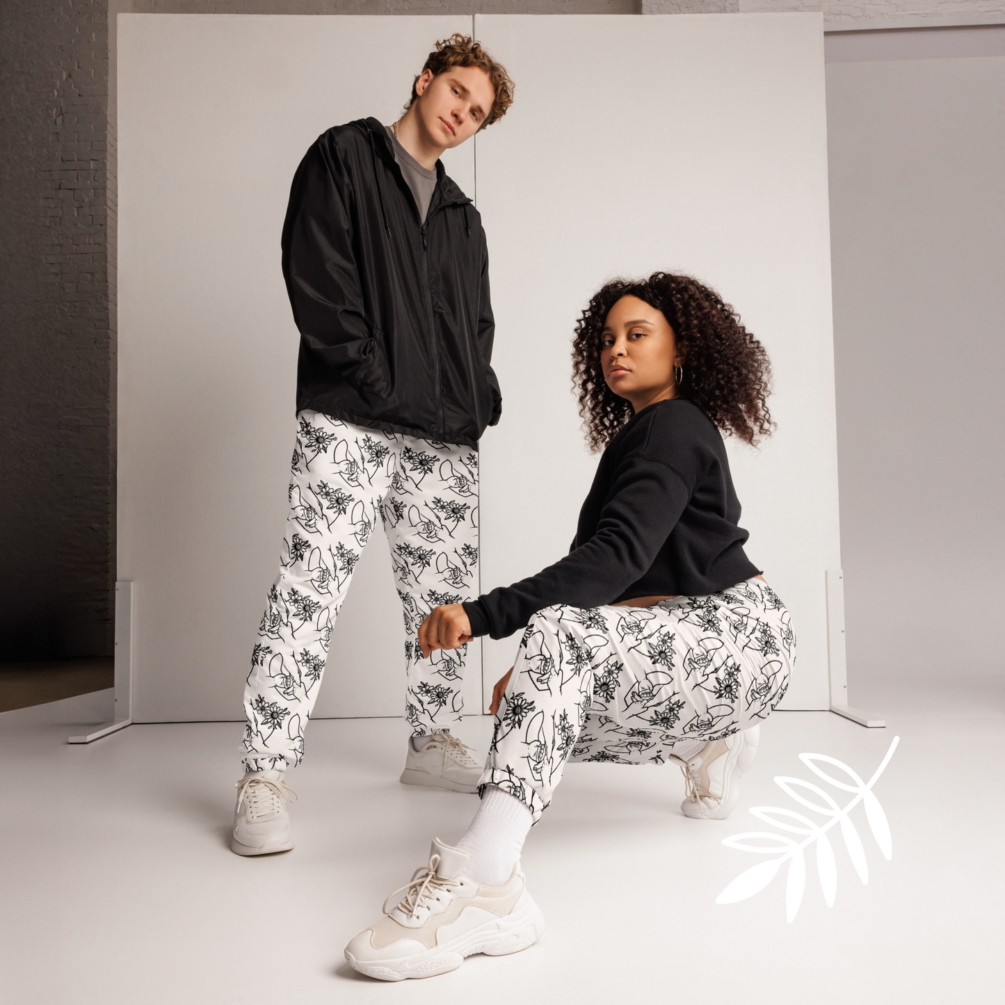 Nanny love 3 Hands with flowers in Black and White Unisex track pants